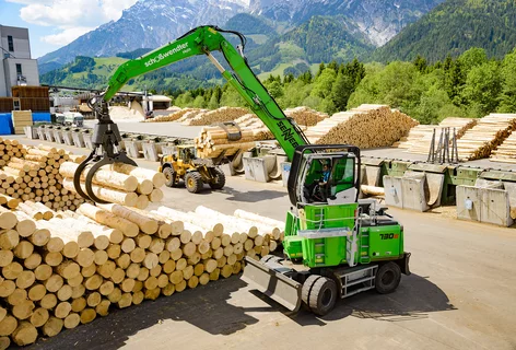 Baggerfahrer und Radladerfahrer bei Schößwendter Holz in Saalfelden